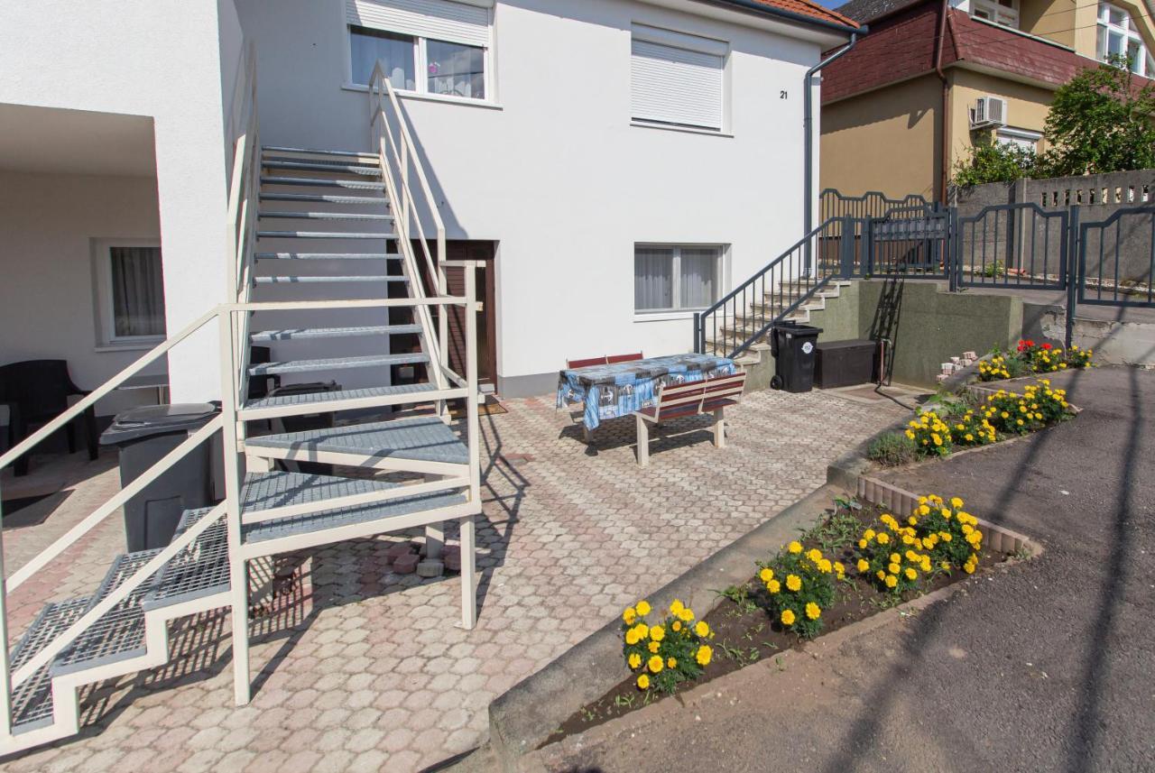 Deli Terasz A Apartman Free Parking, Self-Check-In Anytime Apartment Győr Exterior foto